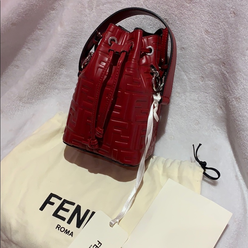 ‼️FENDI Mon Tresor Mini Leather Bucket Bag‼️